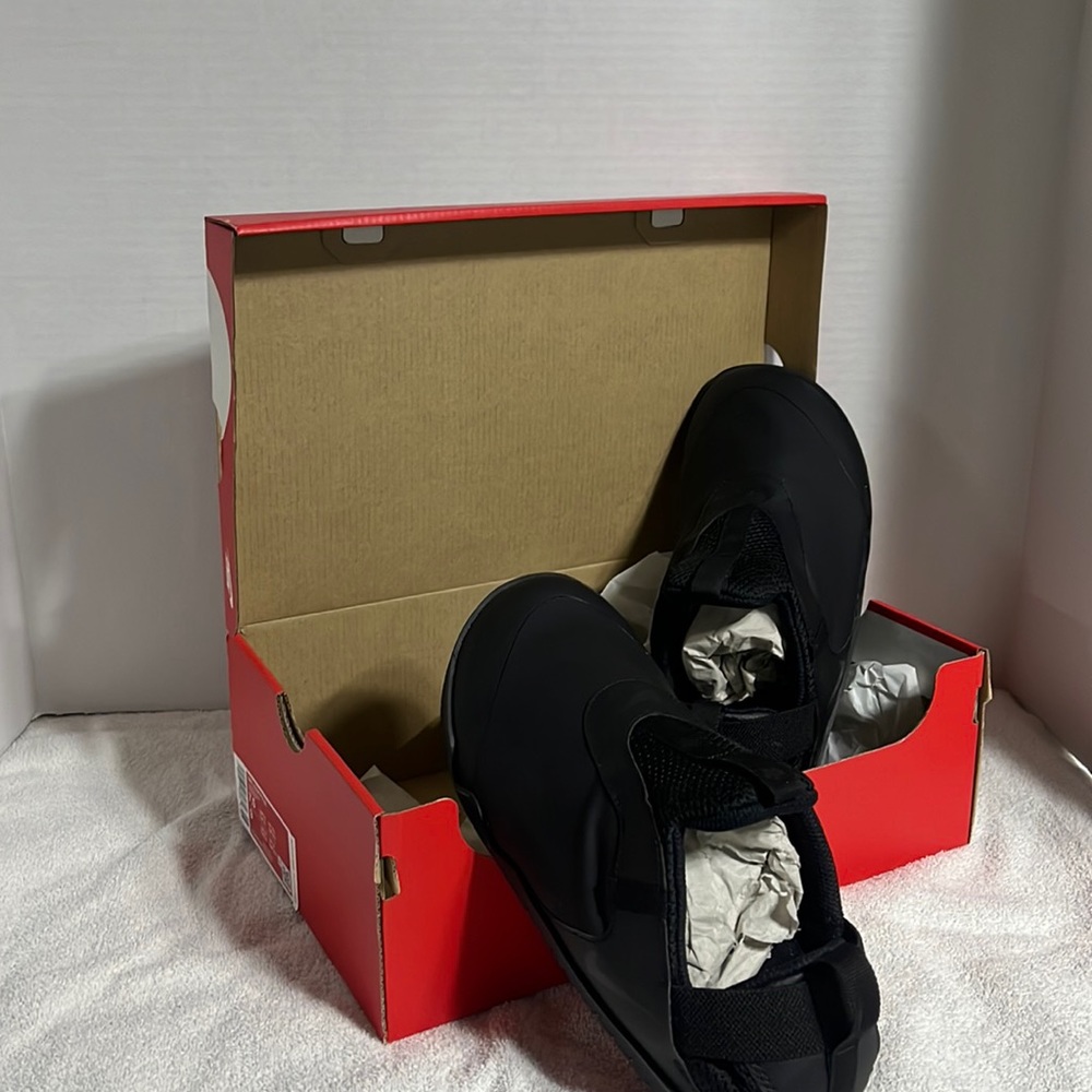 Nike Zoom Pulse Black/Black-Black Size 7.5M/9W